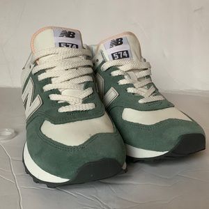 Brand new  no box never worn 574 NEW BALANCE 🔥